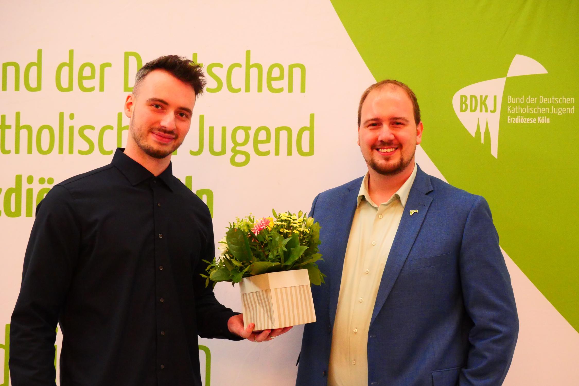 Volker Andres gratuliert Jan Badorrek