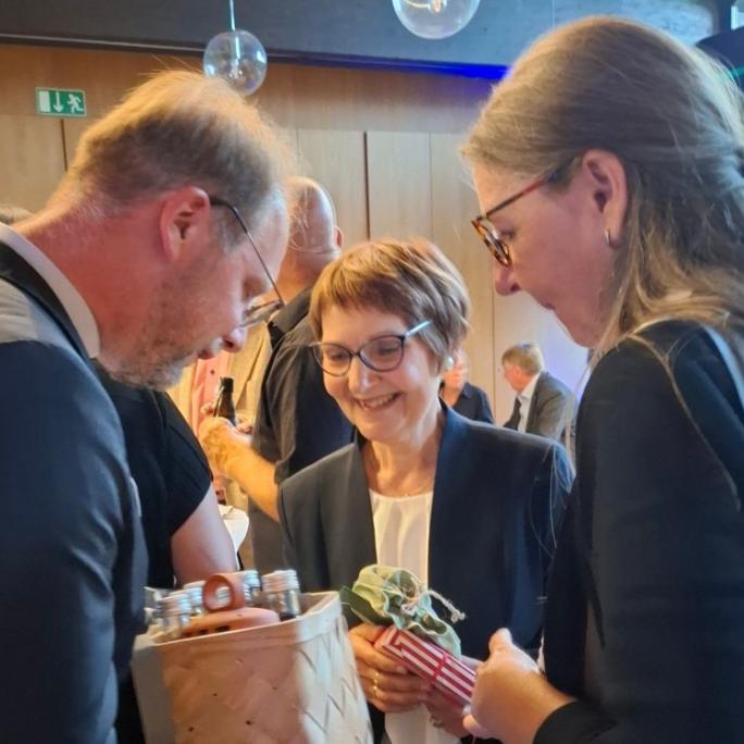 Fee Marx beim Abschied am 22. August 2026