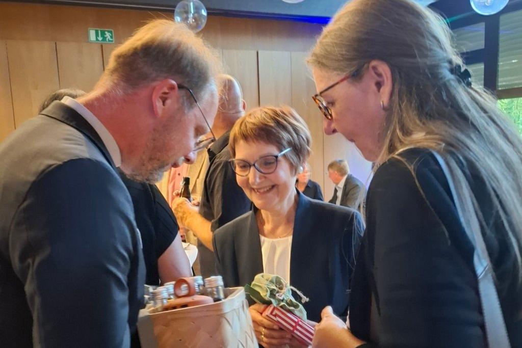 Fee Marx beim Abschied am 22. August 2026